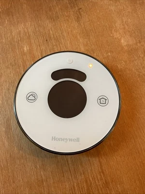 Honeywell Lyric Round Programmable Wi-Fi Smart Thermostat TH8732WF5018 - Image 1 of 3