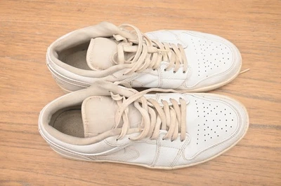 Nike Air Jordan 1 Low Triple Blanco 553558-130 Hombre Talla 9.5 Sin Caja Foto 1 de 4