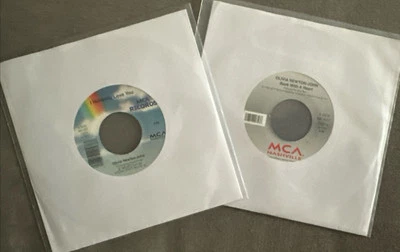 OLIVIA NEWTON-JOHN: 1998 US 7” 45s MCA - Back with a Heart & I Honestly Love You - Image 1 of 4