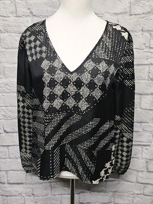 GUESS M BLUSA NEGRA PLATA GRIS CUELLO EN V JACQUARED SATINADO COMO GEO ELEGANTE TOP Foto 1 de 4