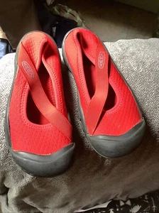 Keen Roatan Water Shoes Red Stretch Slip On Mary Jane Flats Women Size 5 IR-0308 - Picture 1 of 8