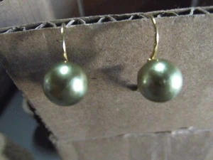1 par de tachuelas antiguas de 1/8" en verde con tono perla - Imagen 1 de 8