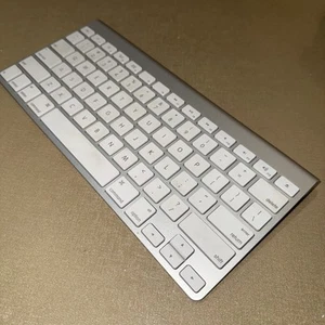 GENUINE Apple Wireless Bluetooth Keyboard A1314 Mac Aluminium Free Shipping - Picture 1 of 7