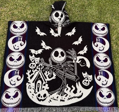 Poncho Pesadilla antes de Navidad mezcla de lana de alpaca. Unisex Hecho en Ecuador Foto 1 de 4