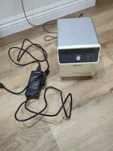 Synology NAS Disk Station DS411j 4 No Hard Drive Used Good Cond. - Afbeelding 1 van 7