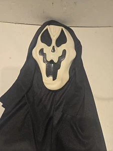 VTG Scream Mask Easter Unlimited #9206 Fun World Grin Ghost Face with Hood Glows - Picture 1 of 4