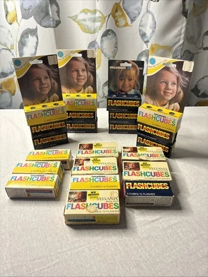 Vtg Sylvania Flashcubes Blue Dot  22 Boxes (3) cubes (12) flashes 264 Flashes - Image 1 of 4