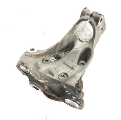 BMW 228i 230i M235i M240i (F22) 2014-2021 delantero izquierdo conductor eje nudillo buje Foto 1 de 4