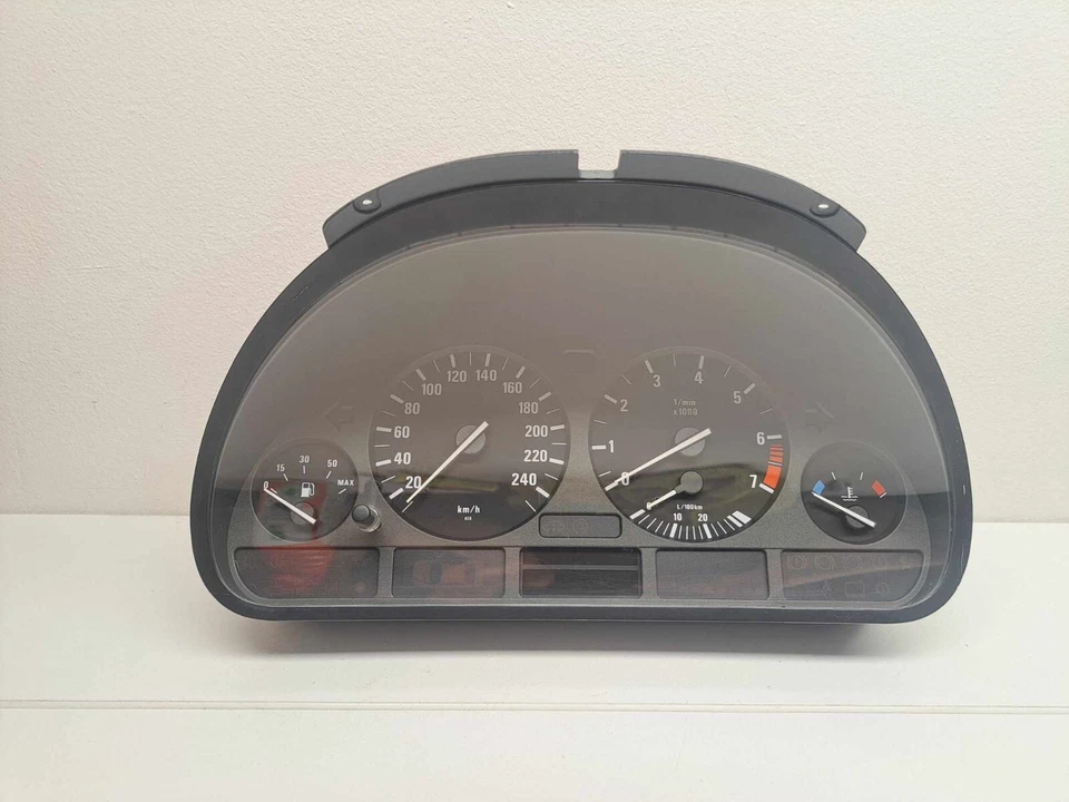 Cuadro velocímetro Speedo 8375669 62106942225 KM/H BMW E39 528i 1997 Foto 1 de 4