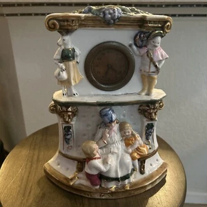 Raro Antiguo Decorativo Porcelana Figura Manto Reloj NO FUNCIONA - Alemania D4 - Imagen 1 de 24