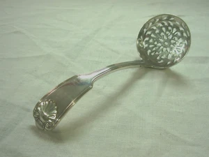 FRANCIS HIGGINS FIDDLE THREAD SHELL SILVERPLATE PIERCED LADLE SUGAR SIFTER SPOON - Picture 1 of 6