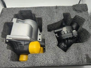 Bomba de agua eléctrica con termostato para BMW E60 E82 E88 E92 335i 535i 11517632426 - Imagen 1 de 1