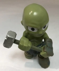 Bethesda Fallout 4 FUNKO Mystery Mini STRONG w/ Mallet Vinyl 1/24 Figure Gaming - Picture 1 of 3