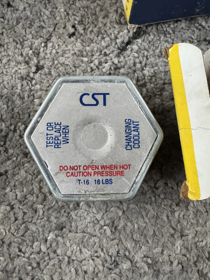 Jeep Wrangler Radiator Coolant Cap 2.4,2.5,4.0 New - Image 1 of 3