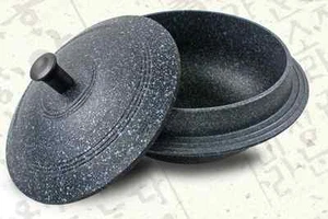 Korean Traditional Style Pot, "GAMASOT" Size 18cm, Cook Rice with Mixed Grains - Picture 1 of 6