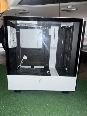 NZXT H510 Compact ATX Mid-Tower PC Gaming Case - White/Black - Image 1 of 4