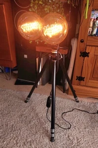 Vintage/ Retro Tripod floor lamp - Picture 1 of 10