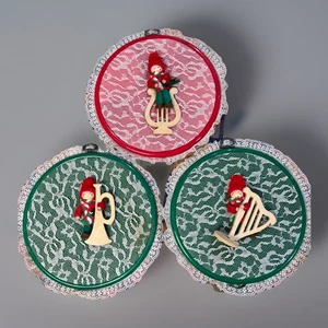 VTG Christmas Theme Lace Embroidery Hoop Wall Hanging Figurines With Instruments - Picture 1 of 10