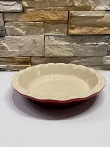 Le Creuset Pie Dish Stoneware 11.5” Cerise Red EUC 01.04 - Picture 1 of 9