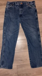 Pantalones de mezclilla Wrangler talla 40x34 lavado medio rectos trabajo  - Imagen 1 de 8