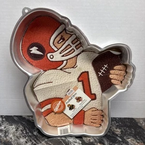 Wilton Football Player Vintage Retired 1987 Sports Tailgate Cake Pan 2105-4610 - Picture 1 of 4
