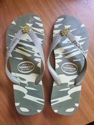 HAVAIANAS CAMOUFLAGE RARE FLIP FLOPS SZ 7/8  39-40  USING SWAROVSKI CRYSTALS - Image 1 of 4