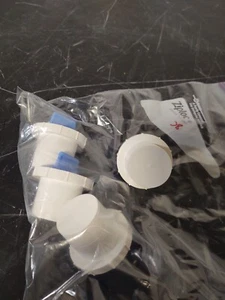 Pyrex  No. 38 Polyethylene Standard Taper Stoppers Lot of 4 - Picture 1 of 3