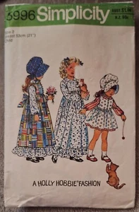 VINTAGE SIMPLICITY SEWING PATTERN - HOLLY HOBBIE DRESS & PINAFORE - Size 2 1974 - Picture 1 of 1