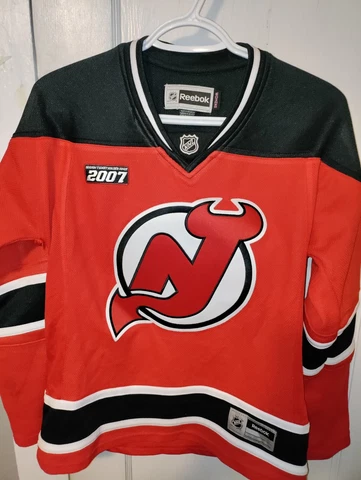 New Jersey Devils Stevens #4 Reebok Women’s Size Small Jersey Rare Sewn 2007 Cover