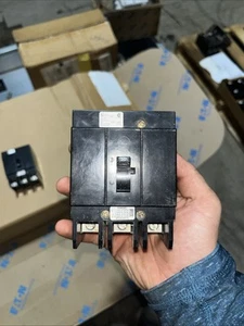 Cutler Hammer GHB GHB3050 3 Pole 50 Amp 480V Circuit Breaker AK - Picture 1 of 4