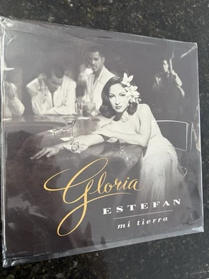 GLORIA ESTEFAN “ MI TIERRA “ SONY REC🎶CON LOS AÑOS QUE ME QUEDAN 🎶VEA Y LEA - Image 1 of 4