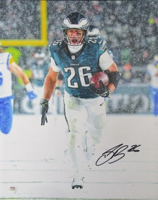 Saquon Barkley Philadelphia Eagles Autographed 16x20 Photo PSA/DNA 203742 - Image 1 of 4