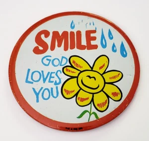 Smile God Loves You Smiling Flower 3.25 in Pinback Button - Imagen 1 de 2