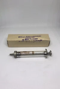 New Reusable glass syringe vintage made in Czechoslovakian during USSR 2 ml - Picture 1 of 2