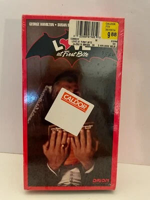 Love at First Bite (VHS, 1979) Vintage Cult Comedy Horror Movie - New Sealed - Image 1 of 3