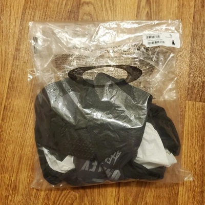 Culotte con tirantes Oakley Off Grid Cargo para hombre pequeño Blackout Elements ropa Hydrolix Foto 1 de 4