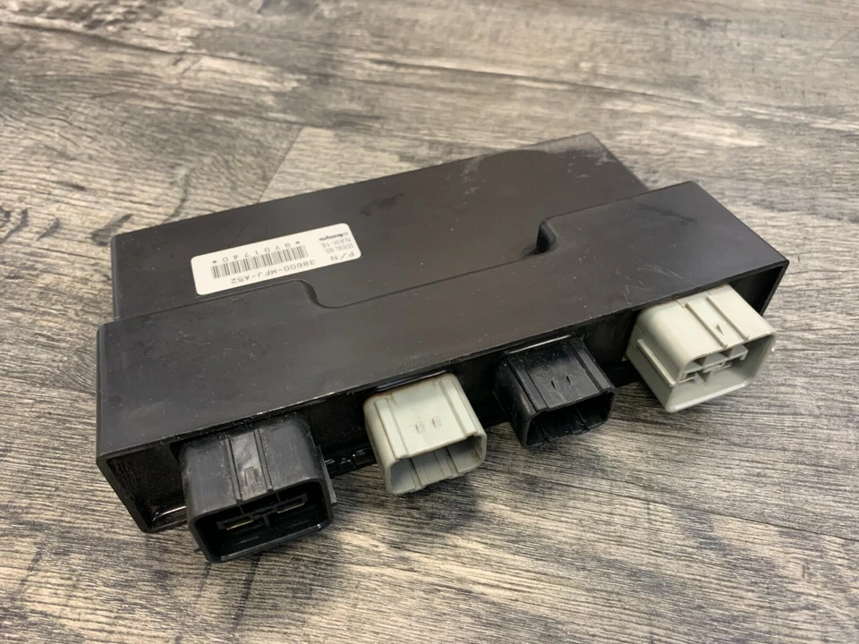 Caja módulo unidad de control ABS HONDA 2009-2012 CBR600RR 38600-MFJ-A52 38600-MFJ-A54 Foto 1 de 4