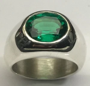 MJG STERLING SILVER MEN'S RING.12 X 10mm OVAL LAB EMERALD. SIMULATED. SZ 10 1/2 - Picture 1 of 7