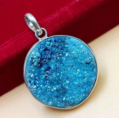 Colgante redondo de 1 pieza con bisel enchapado en plata de ley 925 con piedras preciosas druzy de titanio Foto 1 de 3