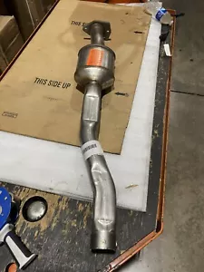 gm catalytic converter(19420271) - Picture 1 of 2