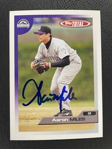 2005 Topps (Total) SIGNED: Aaron Miles, ROCKIES #468