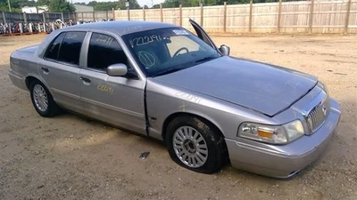 (LOCAL PICKUP ONLY) Hood Fits 98-11 CROWN VICTORIA 971114 - Image 1 of 4