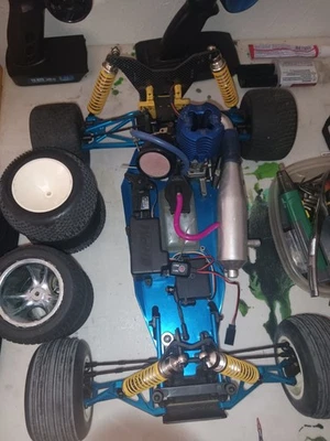 Team Associated Original RC10GT Blue Chassis Roller Vintage, - Image 1 of 4