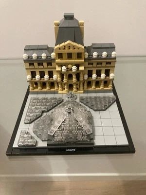 Lego architecture 21024 musée Louvre pyramide Paris Set lego officiel collector - Photo 1/4