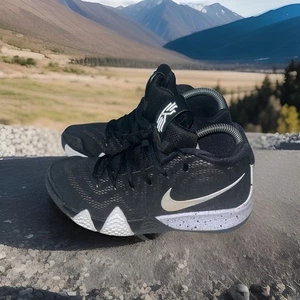 Nike Kyrie 4 Oreo Sneakers Shoes Black White Mens Size 7.5 Basketball AV2296-001 - Picture 1 of 24