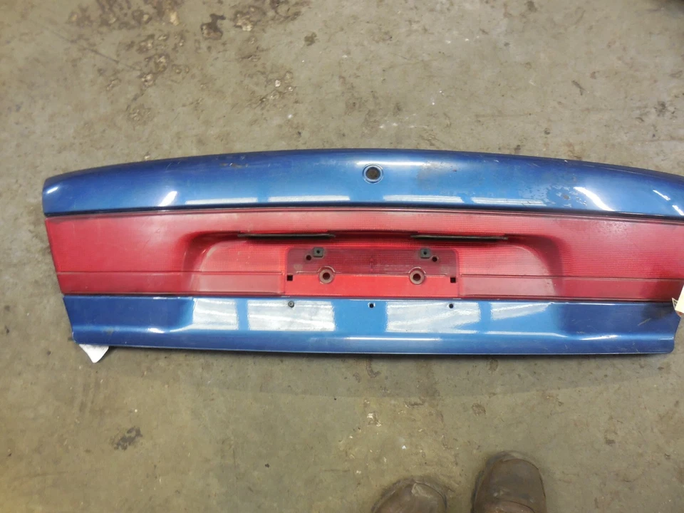 Luz trasera panel central acabado tapa maletero Saturn SL1 96-99 sedán 16521733 Foto 1 de 4