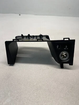 BMW X1 E84 2012-2015 consola central delantera bandeja cubierta panel con toma de corriente OEM Foto 1 de 4