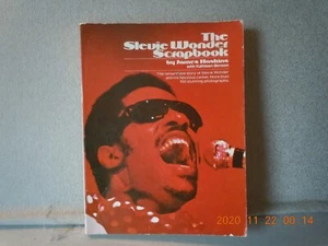 WONDER,STEVIE SCRAPBOOK...PAPERBACK...VG++...'78 - Foto 1 di 3
