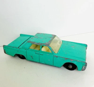 VINTAGE 1968 MATCHBOX LESNEY No 31 LINCOLN CONTINENTAL AQUA TEAL ENGLAND - Image 1 of 4