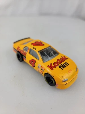 NASCAR 1:64 #4 Mike Skinner Kodak Chevy Monte Carlo CAMPEONES DE CARRERAS  Foto 1 de 4
